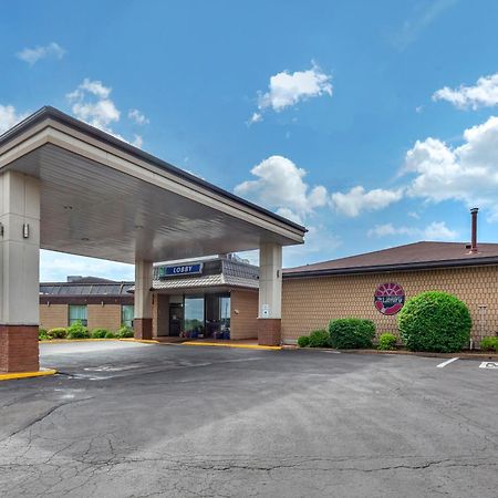 Quality Inn & Conference Centre Midland Exterior foto